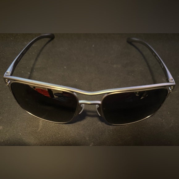 Oakley Holbrook TI. prizm Black Lenses. Satin Chrome Frame. Soft case - Picture 2 of 8